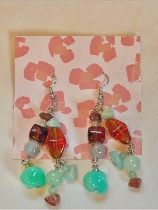 Jewelry - Fashionable earrings